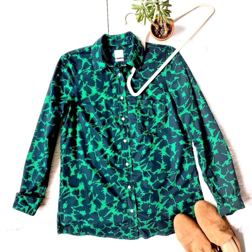 Gap Fitted Boyfriend Button Down - image 1